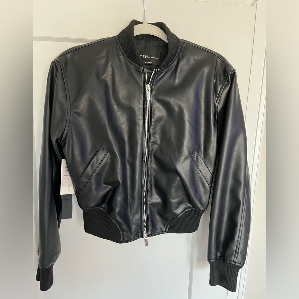 Aritzia Babaton Synergy Bomber XS